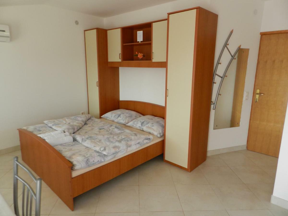 Apartmani Lucija Jurkovic Malinska Extérieur photo